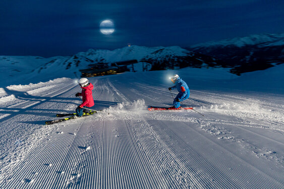 Moonlight Skiing